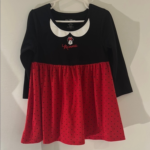 GAP Long Sleeve Black and Red Tee with Classic Design Disney Minnie - Picture 1 of 6